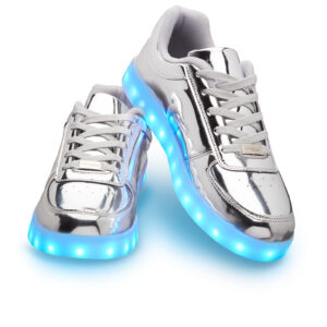 Beleuchten Sie Ihre Garderobe: Entdecken Sie den Trend der LED-Schuhe